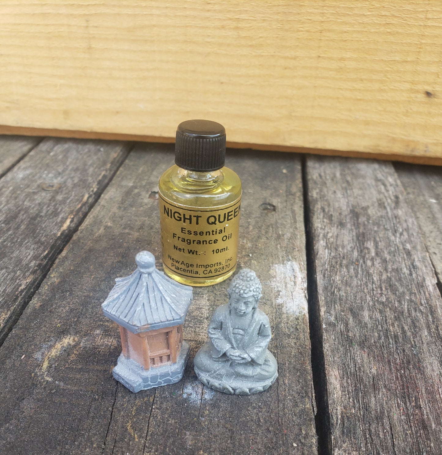 Essential oil image 1
